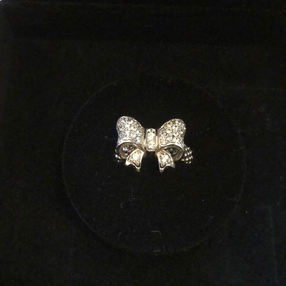 Sterling silver mesh bow ring with crystal detail - Picture 2 of 6